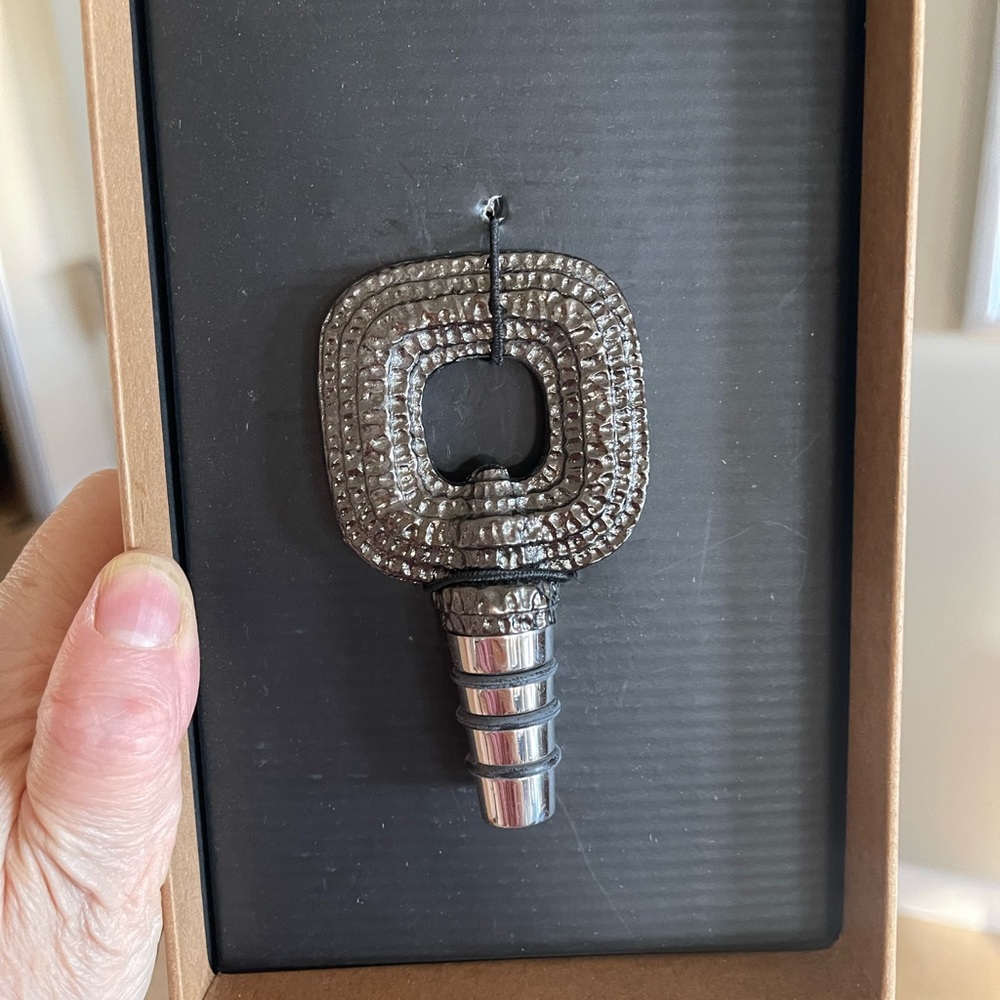 GIFTED 💝MICHAEL ARAM GOTHAM BOTTLE STOPPER